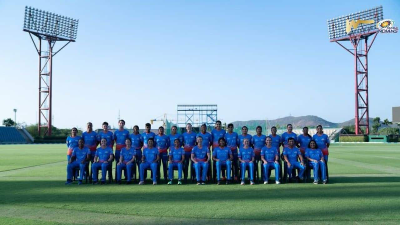 Mumbai Indians Men's Team Sends Good Luck Message To Harmanpreet Kaur & Co Ahead Of WPL Final